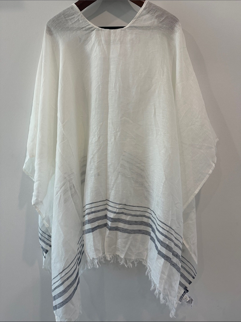 Lightweight White Kimono Wrap with Navy Stripe Detail in Pouch - Picture 4 of 6